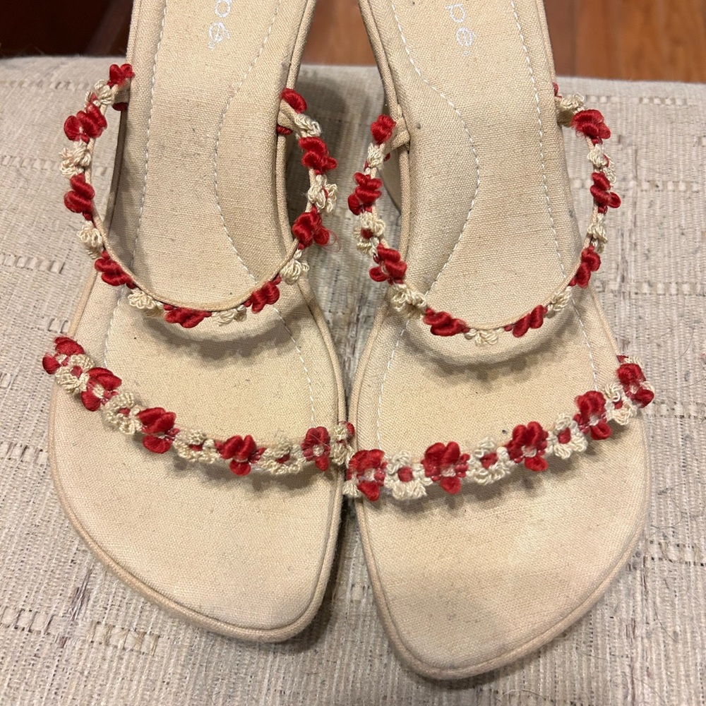 Maripe size 7 sandals